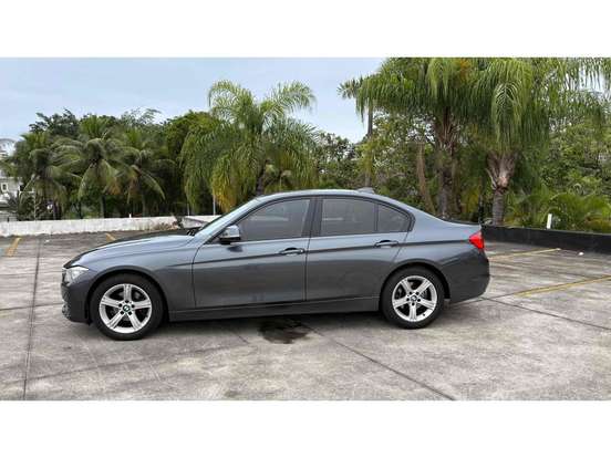 BMW-320i-2015