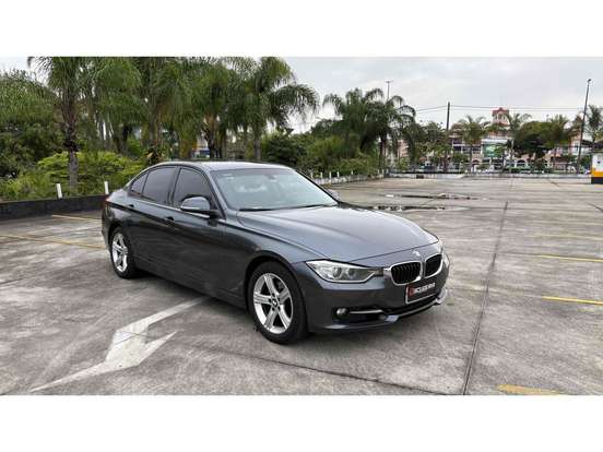 BMW-320i-2015
