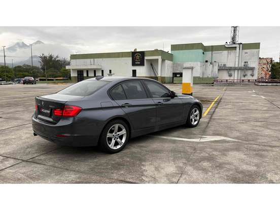 BMW-320i-2.0 SPORT GP 16V TURBO ACTIVE FLEX 4P AUTOMÁTICO BMW-320i-2015