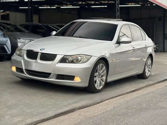 BMW-320i-2008