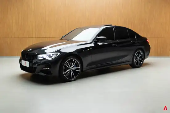 BMW-330e-2021