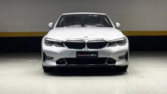 BMW-330i-2019