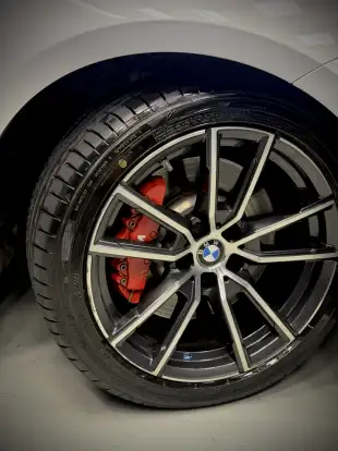 BMW-330i-2019