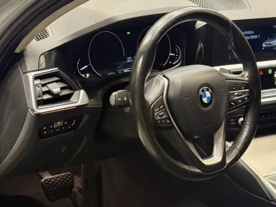 BMW-330i-2.0 16V TURBO GASOLINA SPORT AUTOMÁTICO BMW-330i-2019