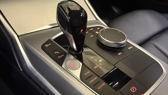 BMW-330i-2019