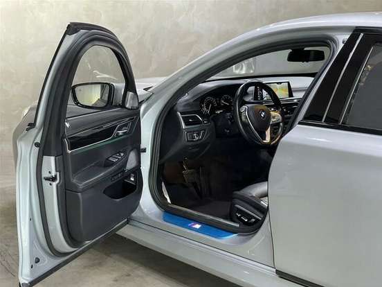 BMW-750Li-4.4 V8 32V GASOLINA 4P AUTOMÁTICO BMW-750Li-2016