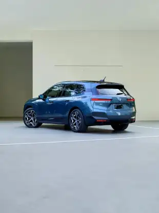 BMW-iX-2022