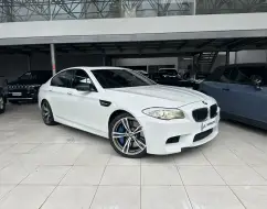 BMW M5 4.4 V8 32V GASOLINA 4P AUTOMÁTICO BMW M5 4.4 V8 32V GASOLINA 4P AUTOMÁTICO