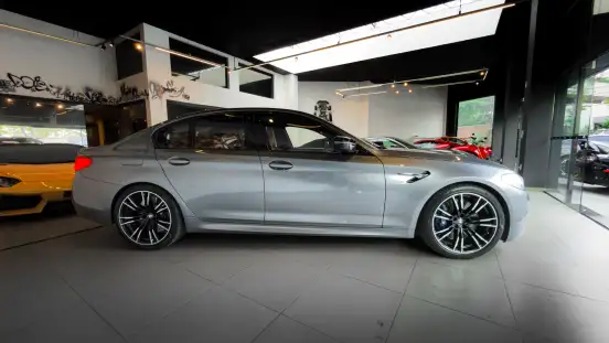 BMW-M5-4.4 V8 TWIN POWER M XDRIVE STEPTRONIC BMW-M5-2018