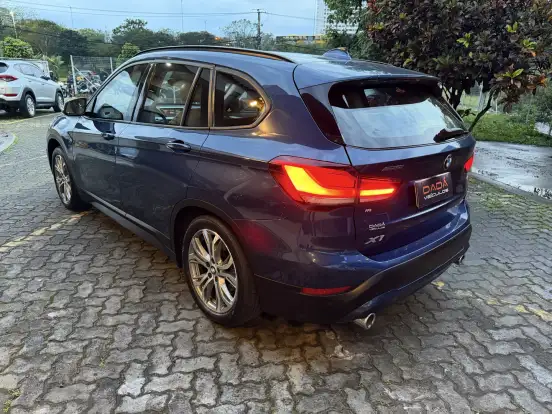 BMW-X1-2021