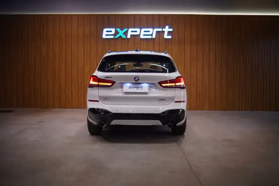 BMW-X1-2021