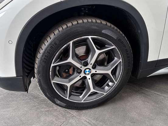 BMW-X1-2.0 16V TURBO ACTIVEFLEX SDRIVE20I X-LINE 4P AUTOMÁTICO BMW-X1-2018