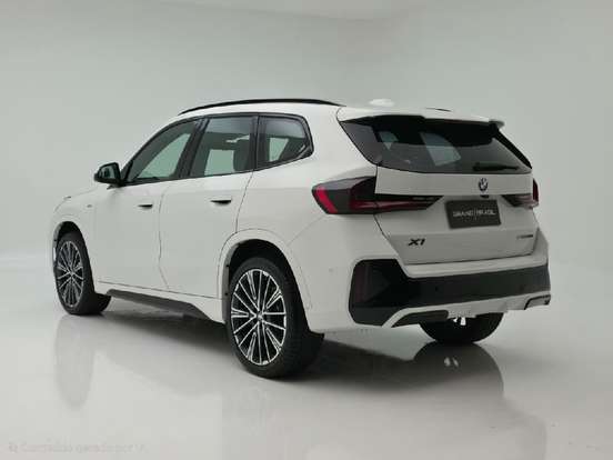 BMW-X1-2024