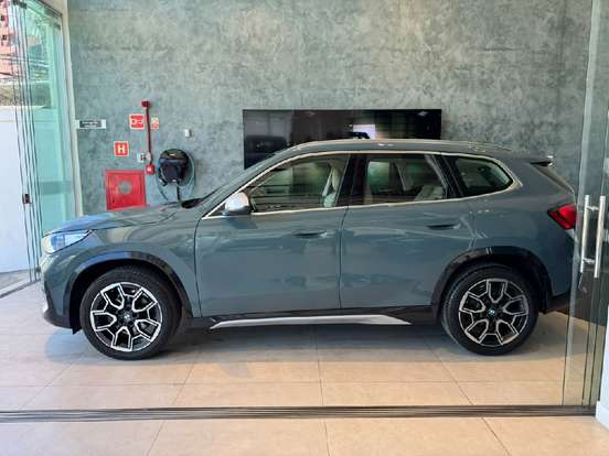 BMW-X1-2023