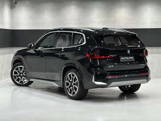 BMW-X1-2024