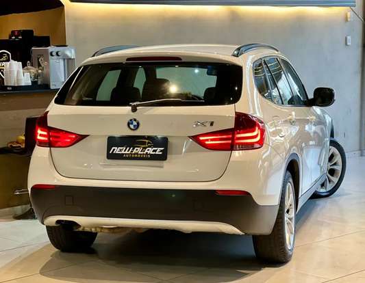 BMW-X1-2011