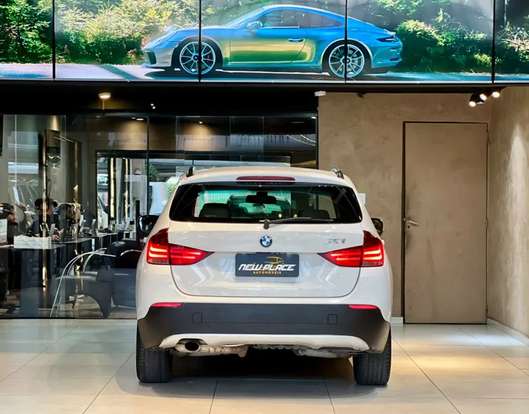 BMW-X1-2011