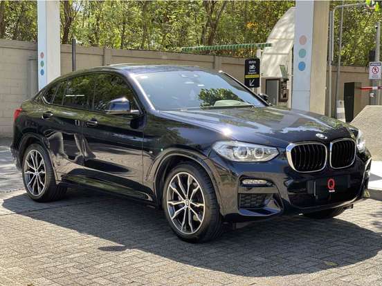 BMW-X4-2021