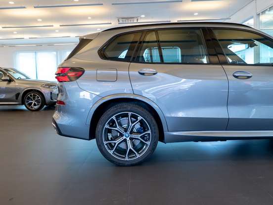 BMW-X5-3.0 I6 TURBO HÍBRIDO XDRIVE50E M SPORT AUTOMÁTICO BMW-X5-2025