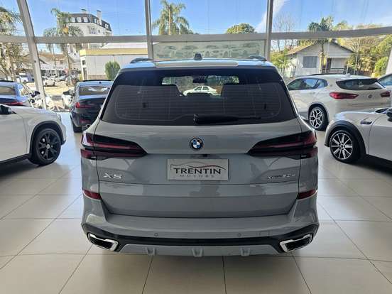 BMW-X5-3.0 I6 TURBO HÍBRIDO XDRIVE50E M SPORT AUTOMÁTICO BMW-X5-2023