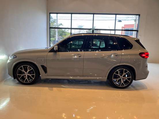 BMW-X5-3.0 I6 TURBO HÍBRIDO XDRIVE50E M SPORT AUTOMÁTICO BMW-X5-2024