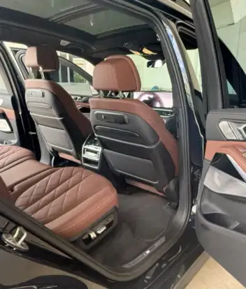 BMW-X7-4.4 V8 GASOLINA M60i STEPTRONIC BMW-X7-2023