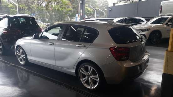 BMW-118i-2012