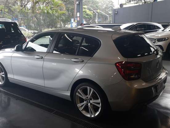 BMW-118i-1.6 SPORT GP 16V TURBO GASOLINA 4P AUTOMÁTICO BMW-118i-2012