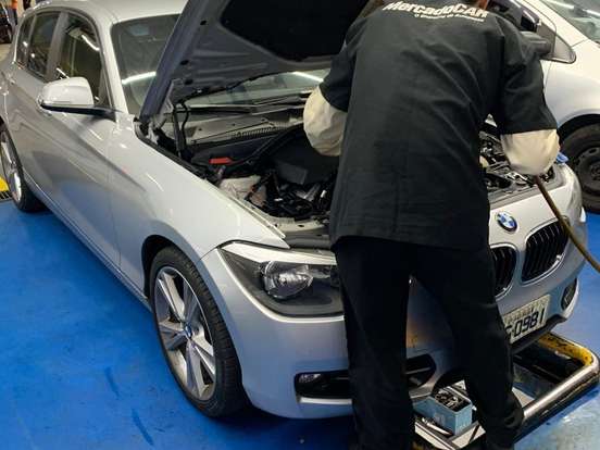 BMW-118i-1.6 SPORT GP 16V TURBO GASOLINA 4P AUTOMÁTICO BMW-118i-2012