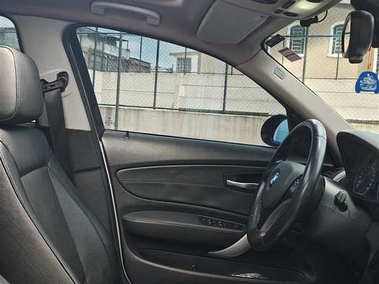 BMW-120i-2.0 HATCH 16V GASOLINA 4P AUTOMÁTICO BMW-120i-2007