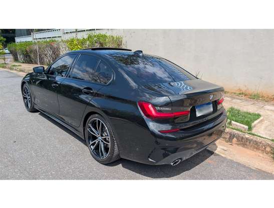 BMW-320i-2021