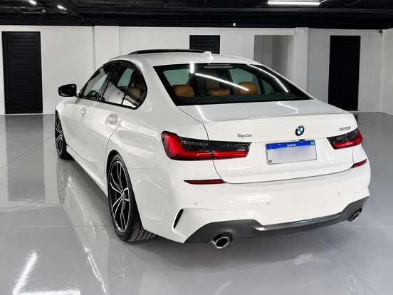 BMW-320i-2021
