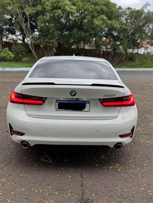 BMW-320i-2020