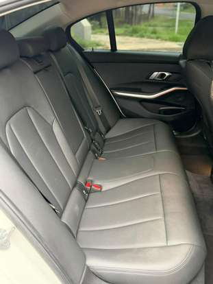 BMW-320i-2020