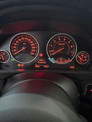 BMW-320i-2015