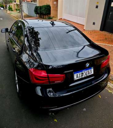 BMW-320i-2017