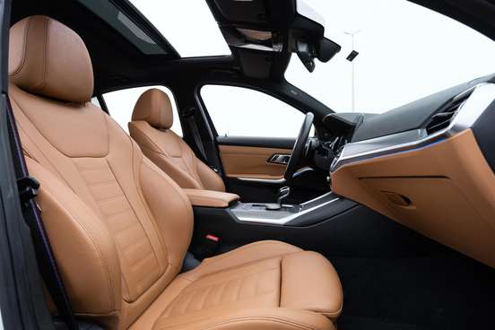 BMW-330i-2019