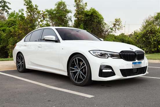 BMW-330i-2019