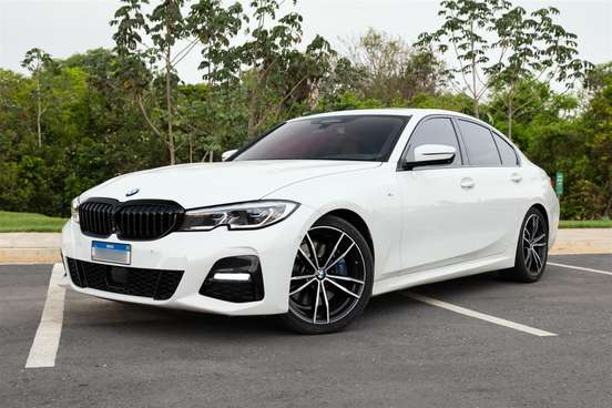 BMW-330i-2019