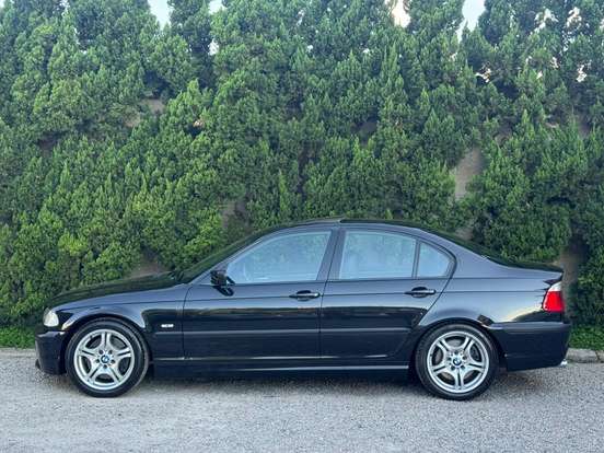 BMW-330i-2000