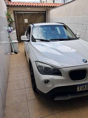 BMW-X1-2011
