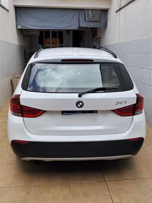 BMW-X1-2011