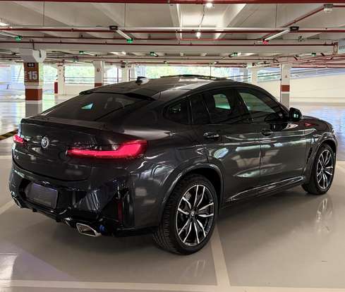 BMW-X4-2023