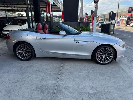 BMW-Z4-2.5 I6 GASOLINA SDRIVE23I AUTOMÁTICO BMW-Z4-2011