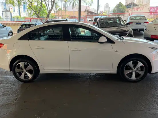 CHEVROLET-CRUZE-1.8 LT 16V FLEX 4P AUTOMÁTICO CHEVROLET-CRUZE-2013