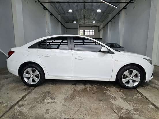 CHEVROLET-CRUZE-1.8 LT 16V FLEX 4P AUTOMÁTICO CHEVROLET-CRUZE-2013