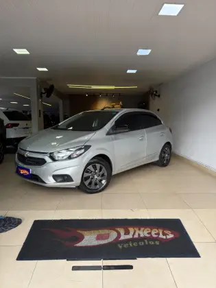 CHEVROLET ONIX 1.4 MPFI ADVANTAGE 8V FLEX 4P AUTOMÁTICO