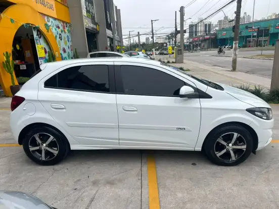 CHEVROLET-ONIX-1.4 MPFI LTZ 8V FLEX 4P AUTOMÁTICO CHEVROLET-ONIX-2017