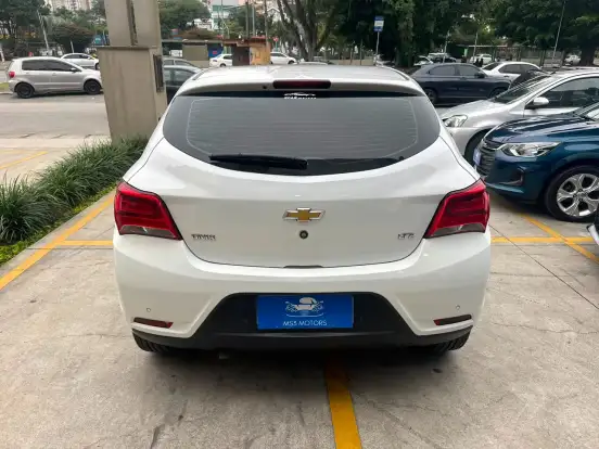 CHEVROLET-ONIX-2017