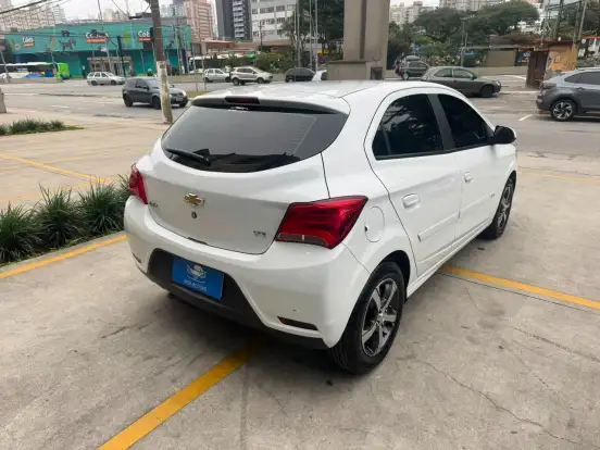 CHEVROLET-ONIX-1.4 MPFI LTZ 8V FLEX 4P AUTOMÁTICO CHEVROLET-ONIX-2017